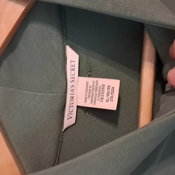 Victoria's Secret Featherweight Faded Sage Track Suit γPullover XL & Pant Lγ - Picture 4 of 13